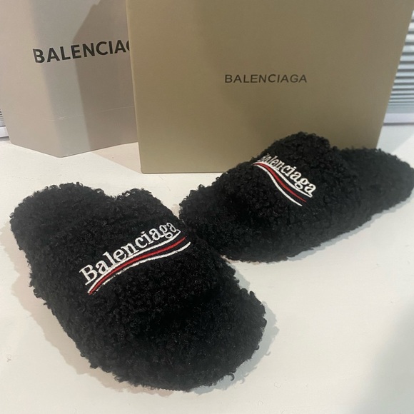 Balenciaga fur slides - Picture 1 of 6
